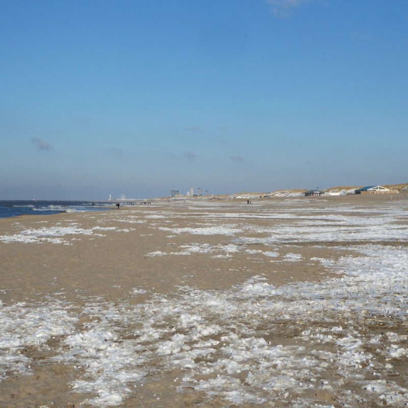 Sneeuw op het&nbsp;strand