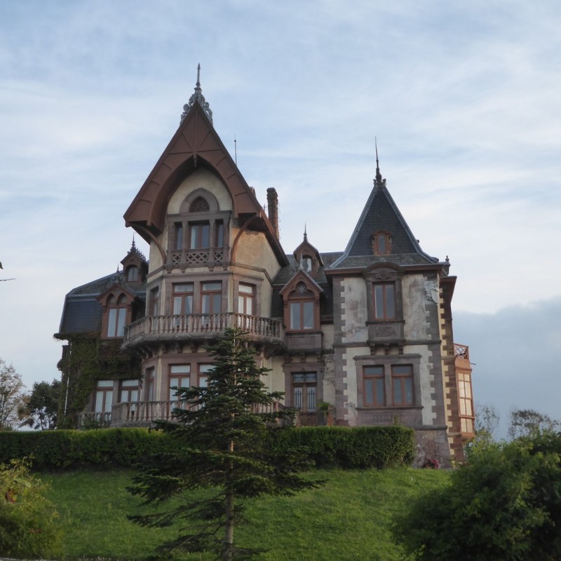 Parque Güell y Martos,&nbsp;Comillas