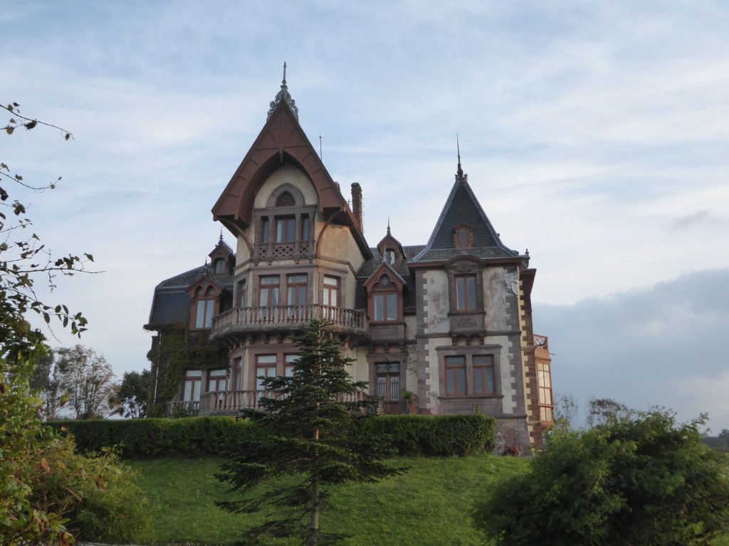 Parque Güell y Martos,&nbsp;Comillas