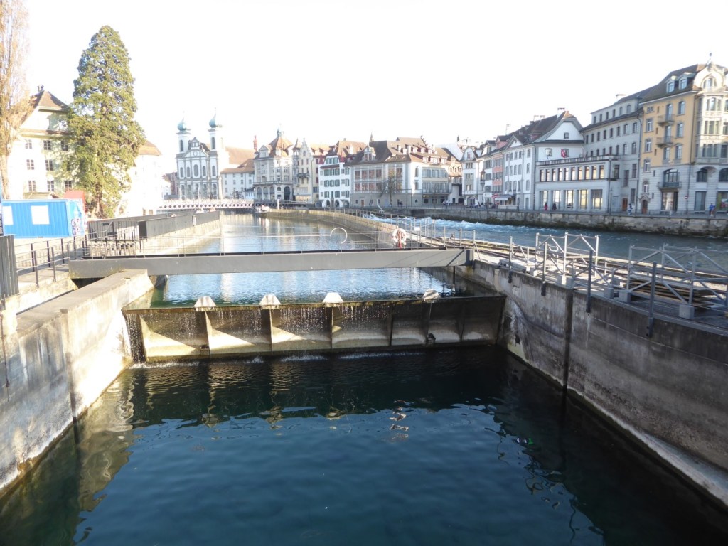 Reuss, de rivier die Luzern in tweeën&nbsp;deelt