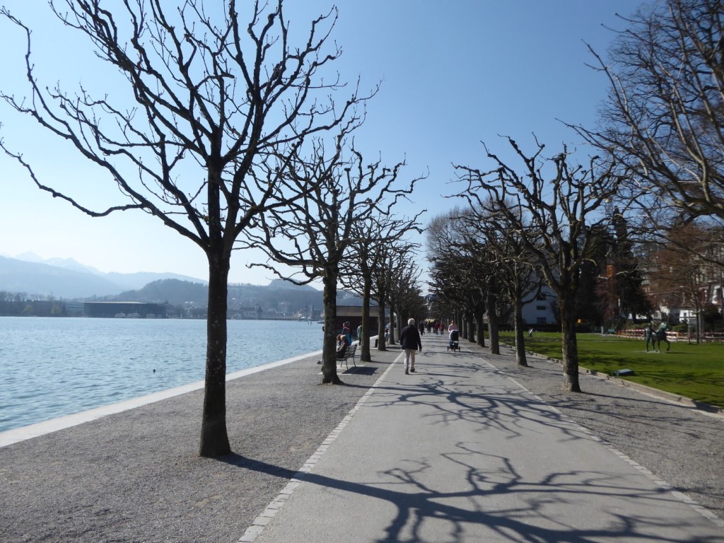 Flaneren langs het Vierwoudstedenmeer