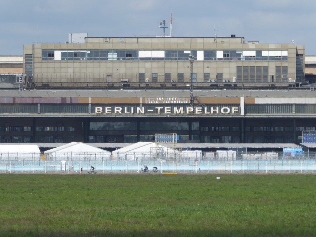 Luchthavengebouw vliegveld Tegel