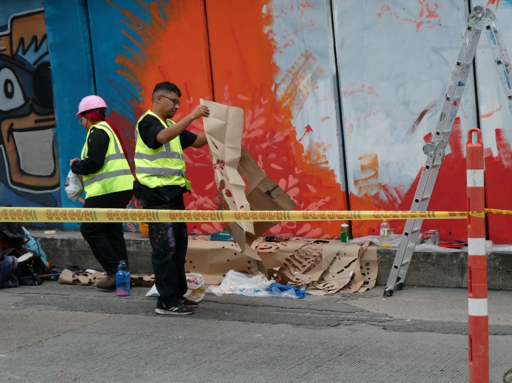 Straatkunst creëren in Bogotá