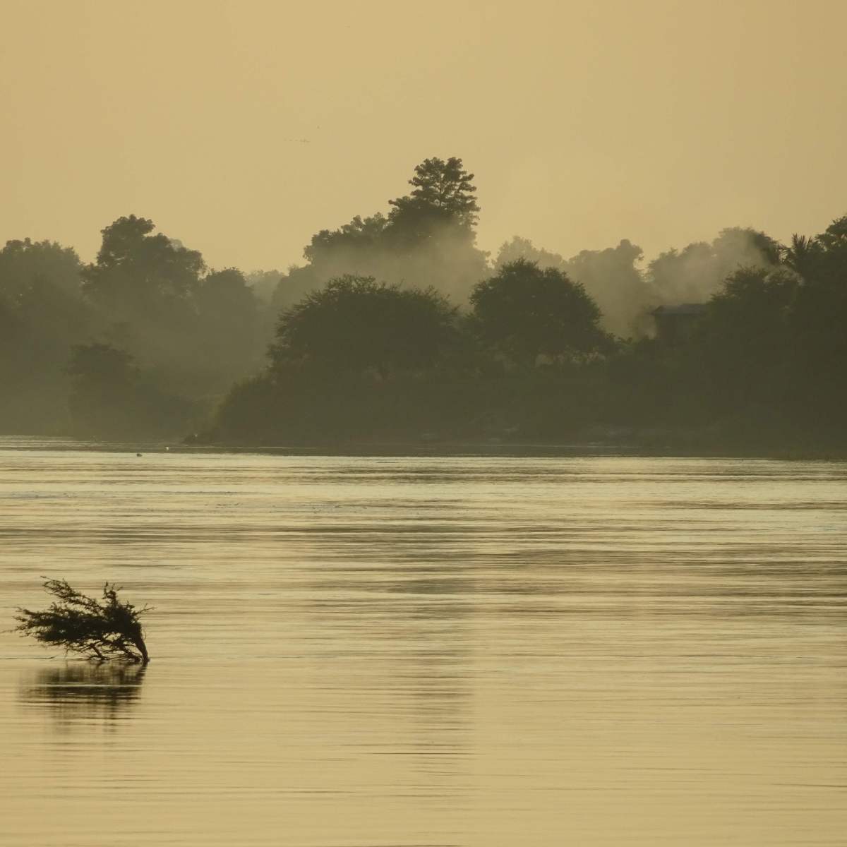 Zonsondergang over de Mekong, Stung&nbsp;Treng