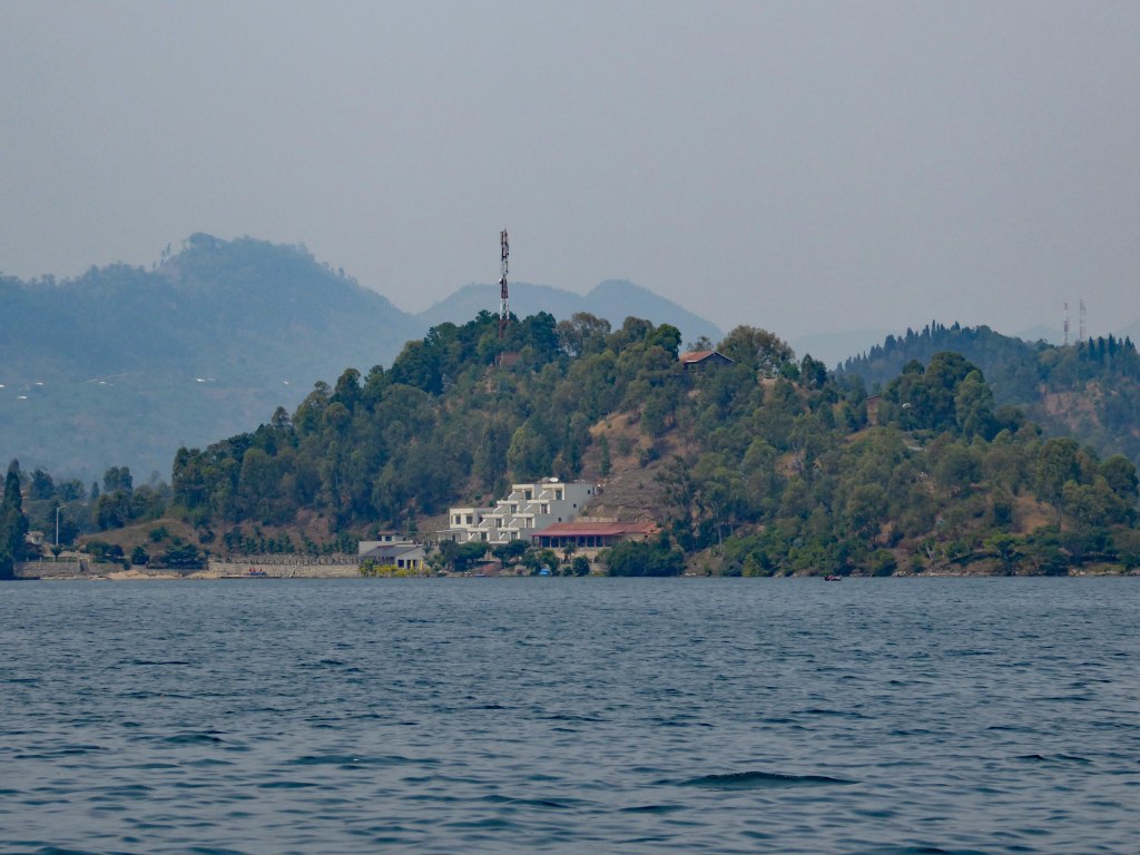 Ons luxe hotel aan het Kivumeer