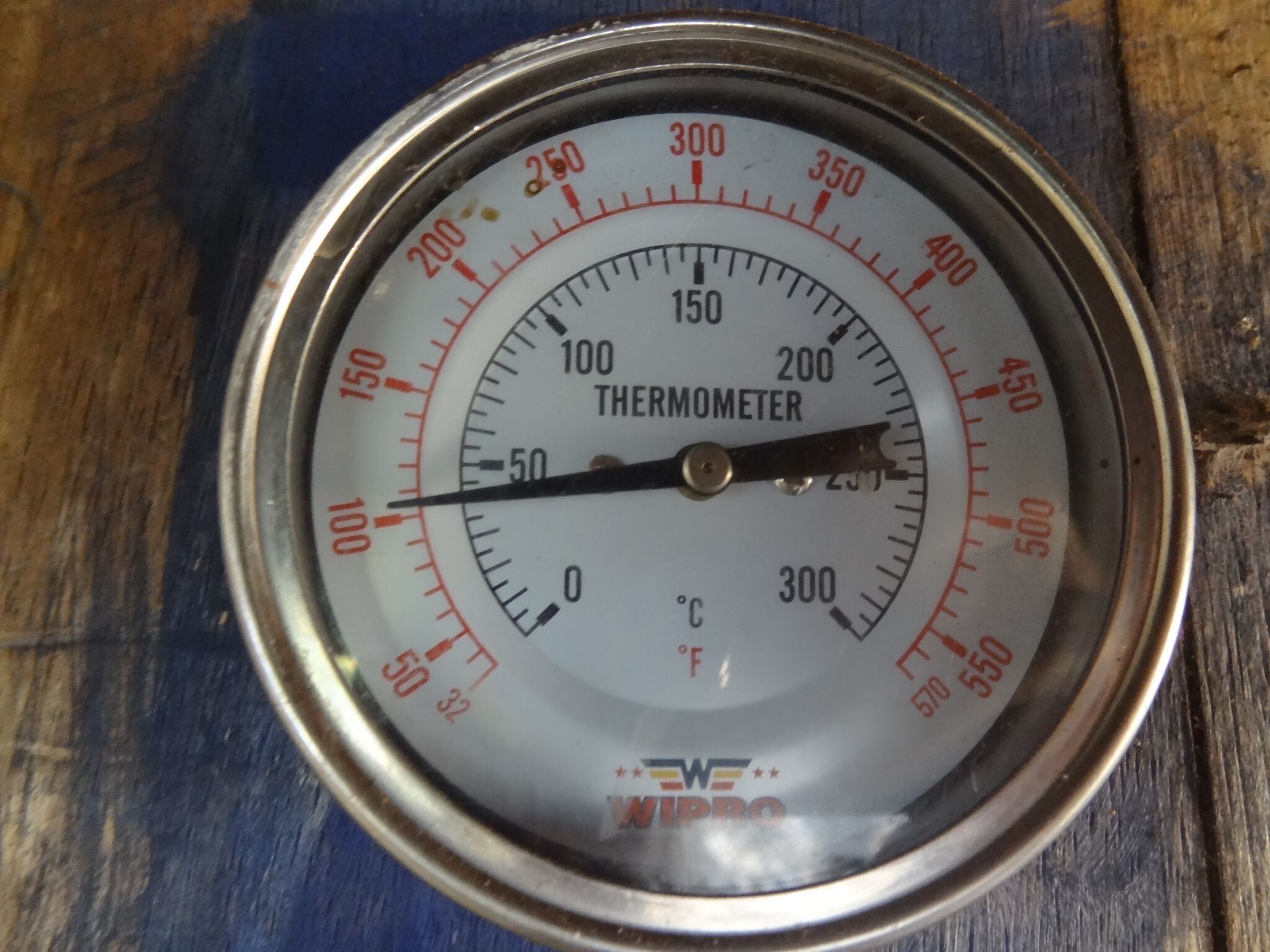 De temperatuur moet precies vijftig graden zijn, dus we moesten de deur snel weer dichtdoen