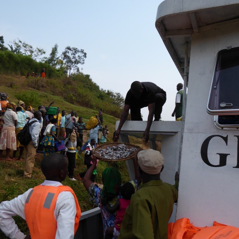 De veerboot van Rusizi naar Karongi over het&nbsp;Kivumeer