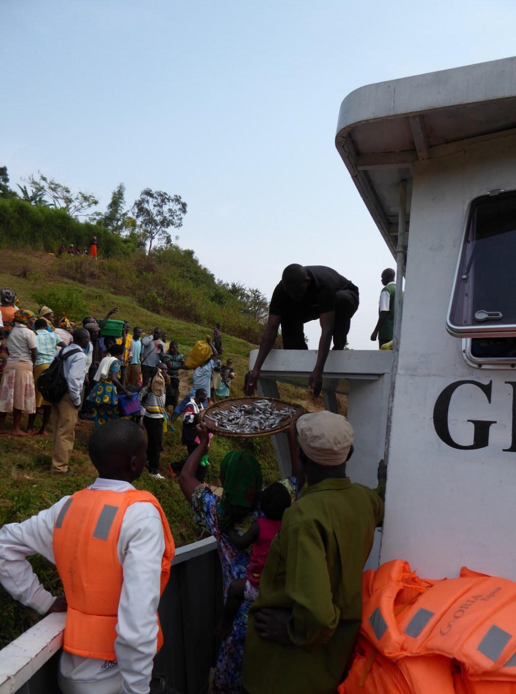 De veerboot van Rusizi naar Karongi over het Kivumeer