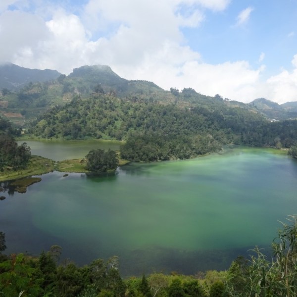 Kleurenmeer en Spiegelmeer, Dieng&nbsp;plateau