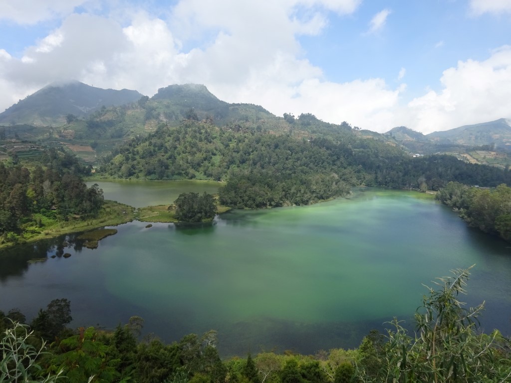 Kleurenmeer en Spiegelmeer, Dieng&nbsp;plateau