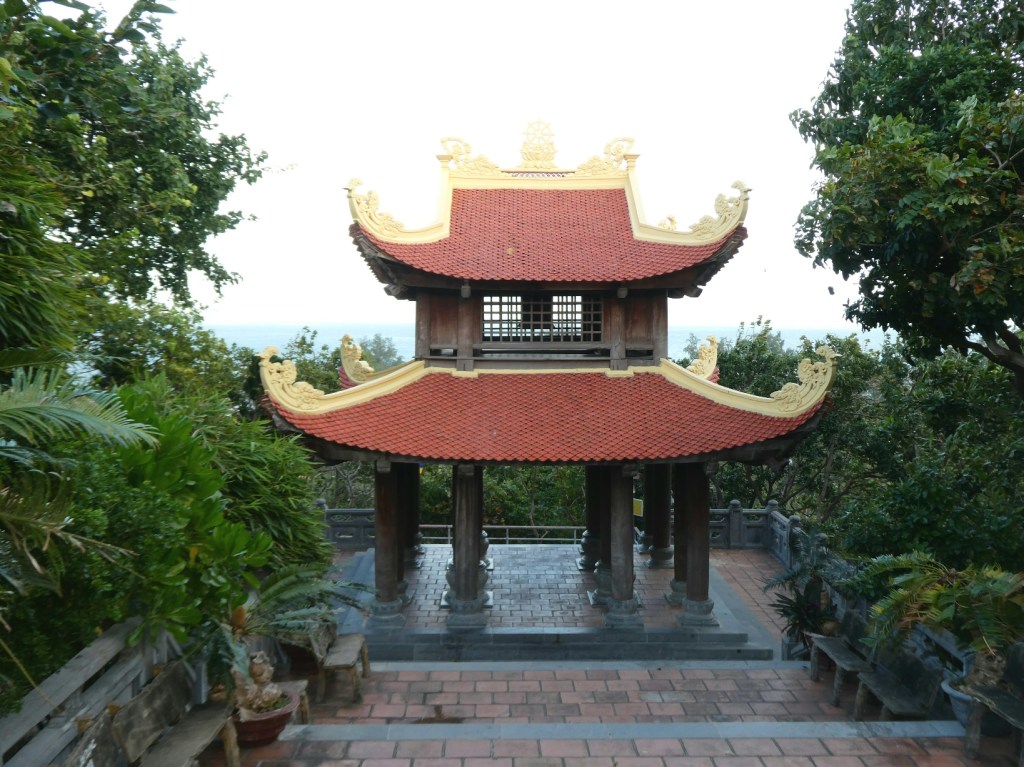 Van Son pagode, Con&nbsp;Dao