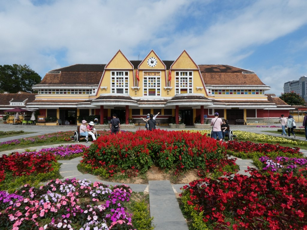 Stationsgebouw, Dalat