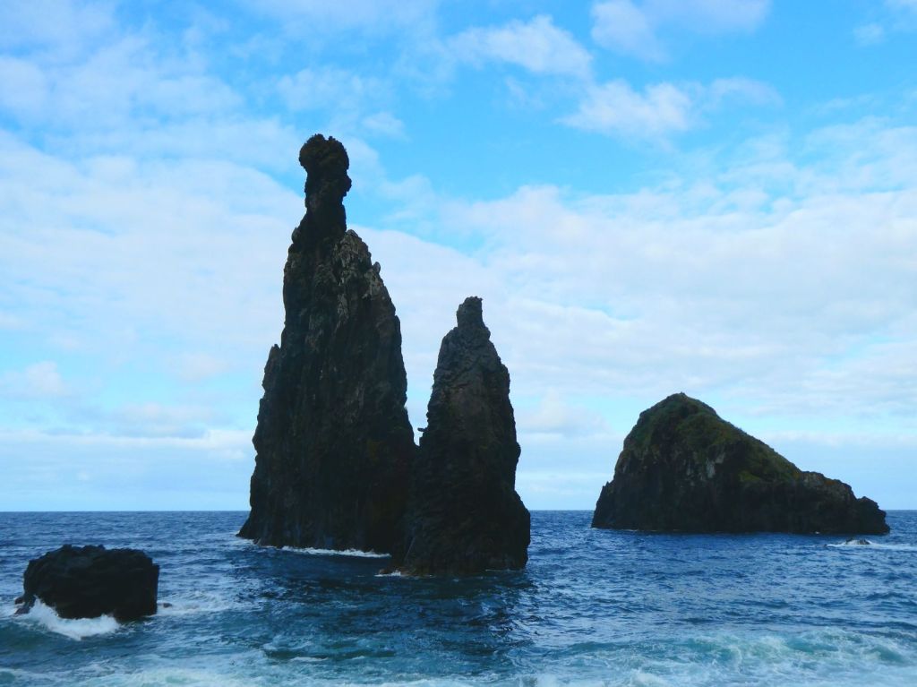 Rotsen voor de&nbsp;kust